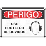 Use protetor de ouvidos